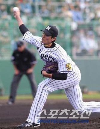 후지나미는 2013년 신인 1지명으로 한신 선수가 됐다. 입단 첫해부터 3년 연속 두 자릿수 승을 올리며 주축투수로 활약했다. 사진제공=스포츠닛폰