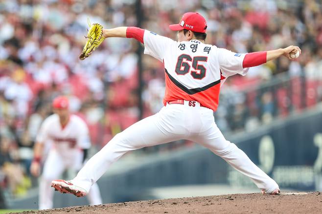 KIA 오른손 투수 성영탁의 피칭 모습. KIA 제공