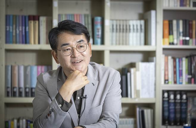 박용진 전 민주당 의원은 과거의 ‘악연’을 떨치고 이재명 대통령 당선을 도왔다. 사감을 떠나 ‘내란 종식 이후 대한민국 대통령으로서 이재명의 능력이 필요한 시점’이라는 나름의 가치관에 따른 결정이었다. 김상선 기자