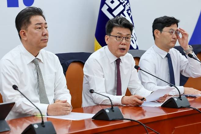 진성준 더불어민주당 정책위의장이 19일 오전 서울 여의도 국회에서 열린 정책조정회의에 참석해 발언하고 있다. / 사진=뉴스1