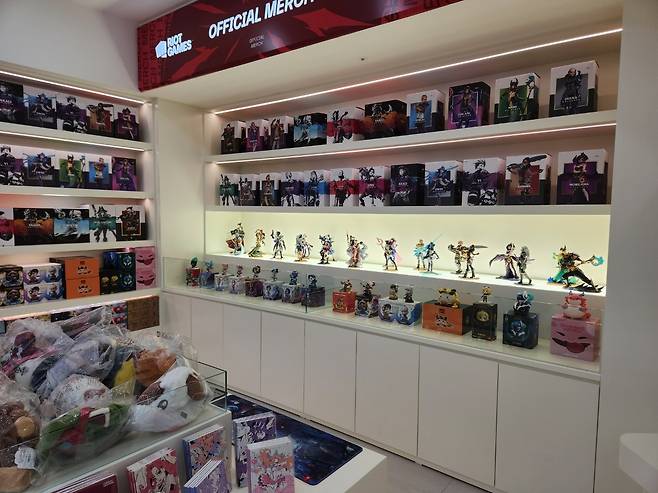 GGX 내 MD 스토어. 각종 프라모델은 물론, 닌텐도 스위치 등 정품을 구매할 수 있다. 고재우 기자