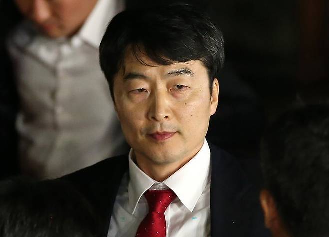 2013년 9월4일 수원지법 들어서는 이석기 전 의원. 연합뉴스