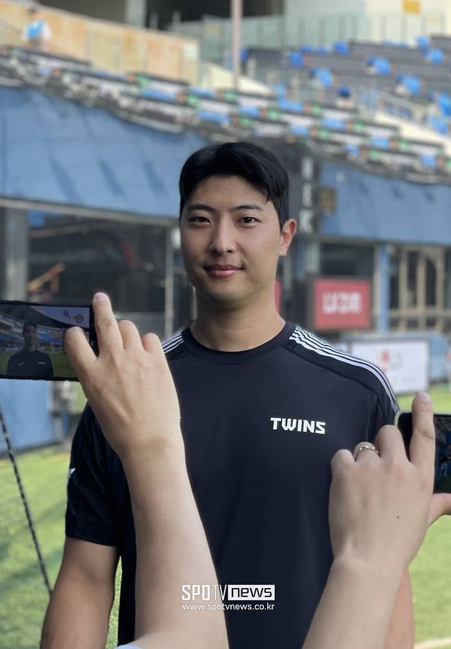 ▲ 17일 상무에서 복무를 마친 예비역 병장, LG 트윈스 이정용. ⓒ 신원철 기자