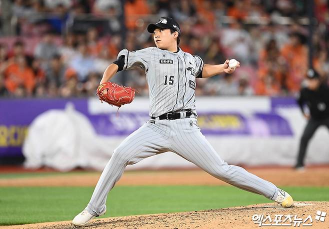 한화 이글스 좌완 영건 김기중이 18일 부산 사직야구장에서 열린 2025 신한 SOL Bank KBO리그 롯데 자이언츠와의 팀 간 9차전에서 4이닝 무실점으로 호투했다. 사진 엑스포츠뉴스 DB