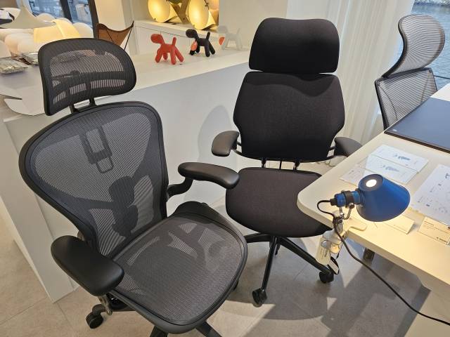 2층 매장엔 카사비노 와인냉장고, 허먼 밀러와 휴먼스케일의 의자도 있다. 조경건 부산닷컴 기자