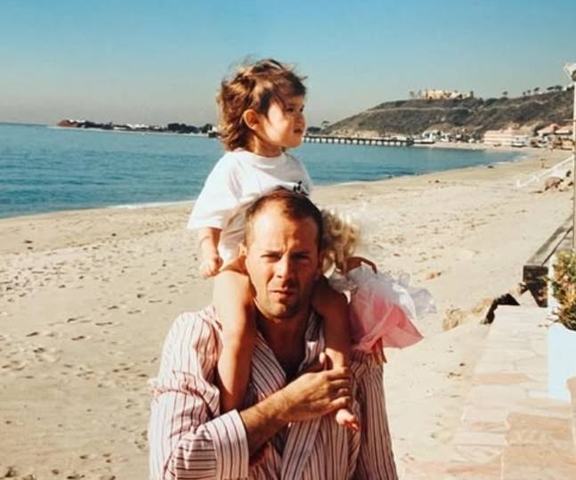 브루스 윌리스와 딸의 어린 시절 사진. [사진=무어 윌리스 SNS]