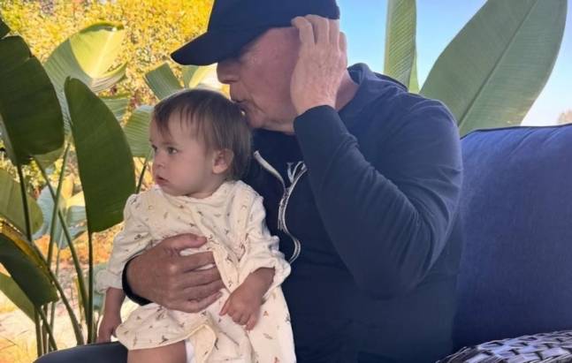 브루스 윌리스와 손녀. [사진=무어 윌리스 SNS]