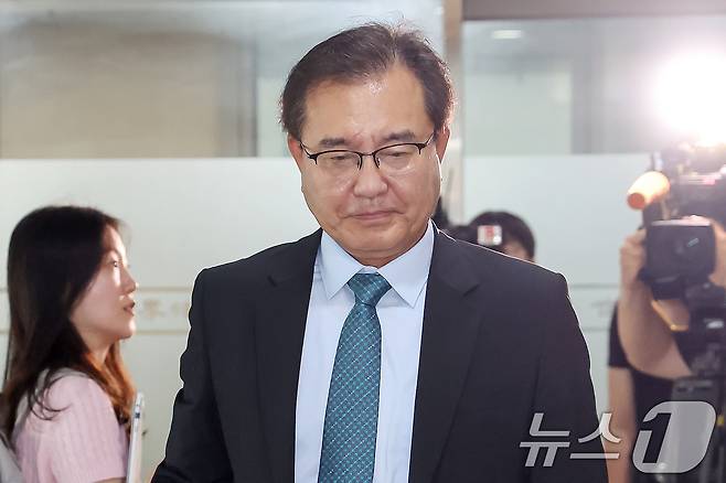 순직 해병 수사 방해 의혹 사건 수사를 맡은 이명현 특별검사가 20일 오전 서울 서초구 사무실로 출근하고 있다. 2025.6.20/뉴스1 ⓒ News1 민경석 기자