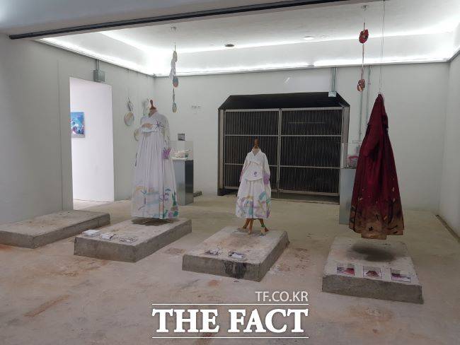 맑은물상상누리 비포어에서 진행 중인 한복그래피티./시흥시