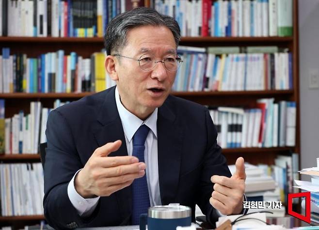 정성호 더불어민주당 의원이 17일 국회에서 아시아경제와 인터뷰를 하고 있다. 2025.6.17 김현민 기자