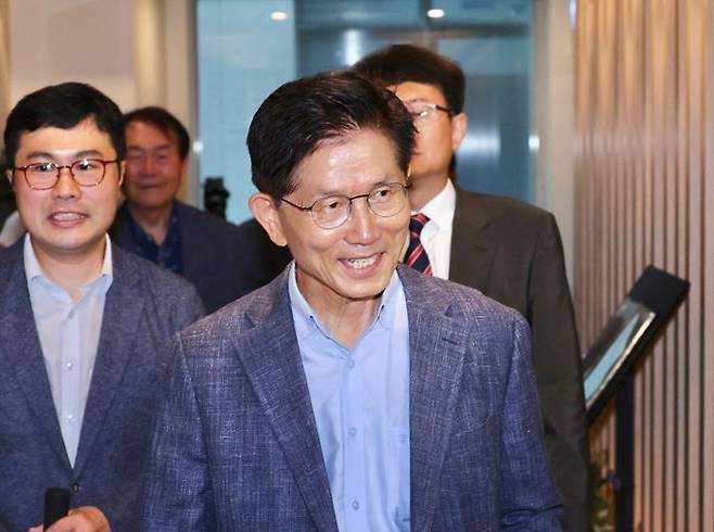 thumb/R658x0.q70/?fname=https://t1.daumcdn.net/news/202506/20/dailian/20250620152037336dmnv.jpg