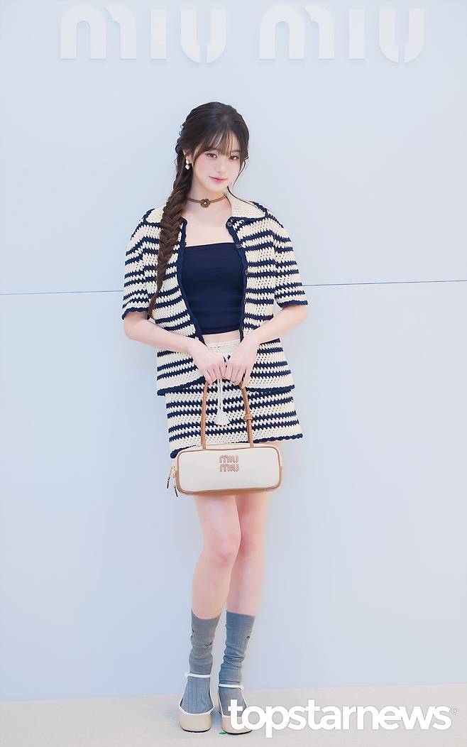 15703911_1614153_5444.jpg 오늘자 미우미우 아이브 장원영 기사사진