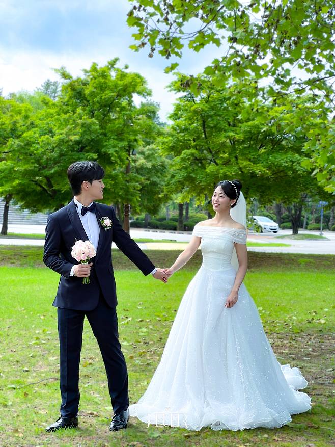 Wedding photos taken with a paid iPhone photographer [HEUER]