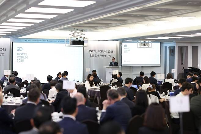 개회사 진행하는 이성용 호텔 HDC 대표 / 사진=호텔 HDC
