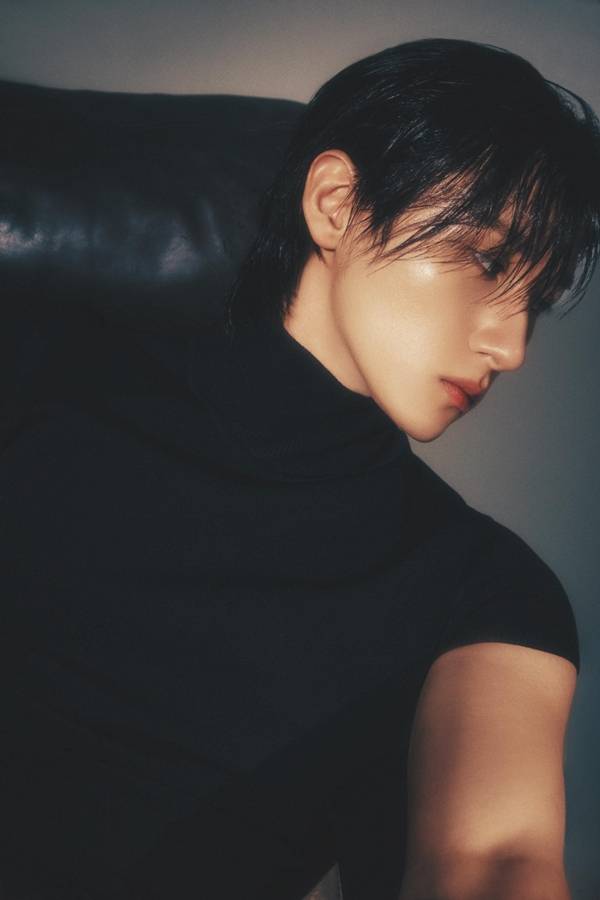 그룹 몬스타엑스 아이엠(I.M)이 라디오 청취자들과 작별한다.