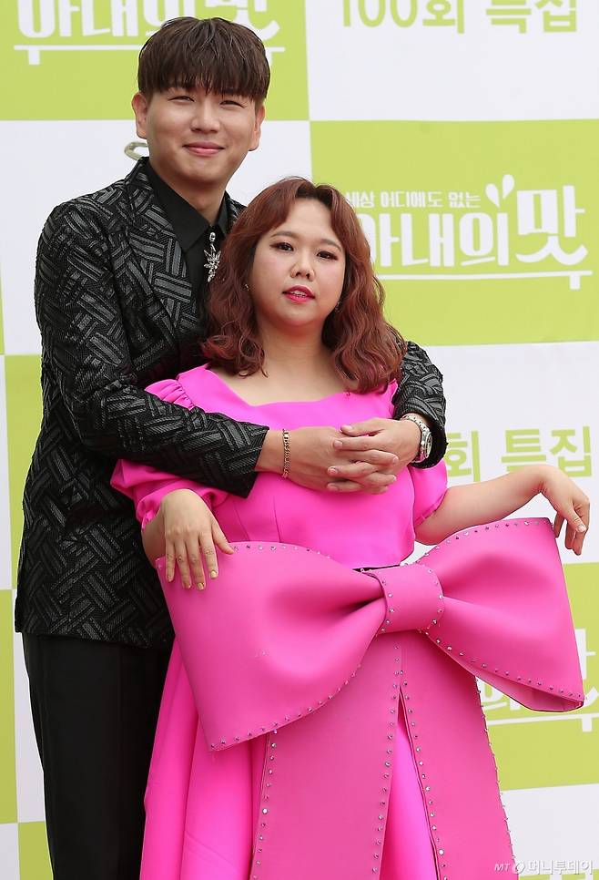 코미디언 홍현희가 남편 제이쓴(본명 연제승)과의 이혼설로 인해 스트레스를 받는다고 호소했다. /사진=머니투데이 DB