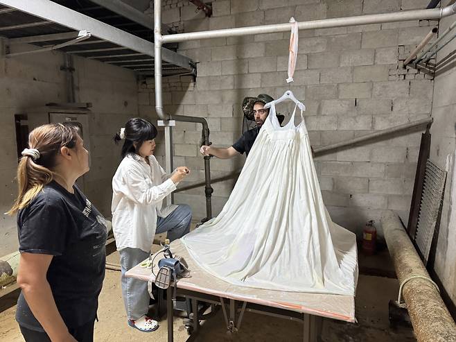 작업 구상 중인 김여미마 대표와 무사71, 해리본즈