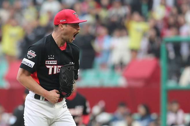 ▲ 강력한 구위와 스태미너를 앞세워 네일의 외국인 에이스 타이틀에 도전하는 아담 올러 ⓒKIA타이거즈