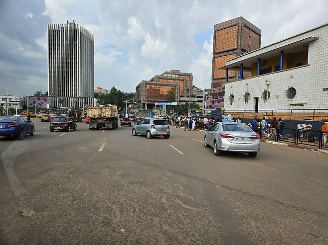 카메룬 수도 야운데의 도로 [촬영 노재현]
