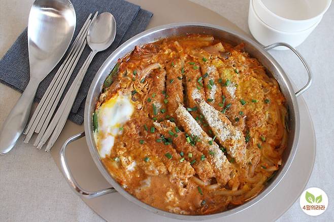 돈가스김치나베 완성