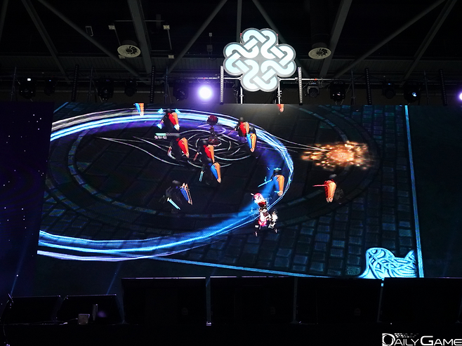 연금술로 무기 형태를 변형해 다양한 공격을 사용할 수 있는 '배리어블 거너'.