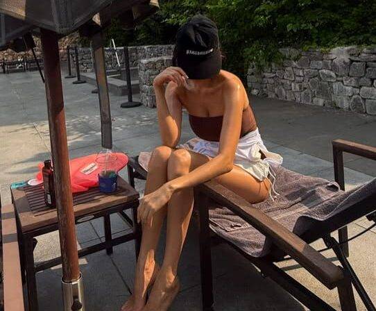 배우 양미라가 건강미 넘치는 구릿빛 몸매를 자랑했다.  [사진=SNS]