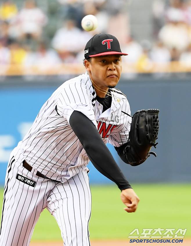 21일 잠실구장에서 열린 LG 트윈스와 두산 베어스의 경기. LG 에르난데스가 역투하고 있다. 잠실=박재만 기자 pjm@sportschosun.com/2025.06.21/