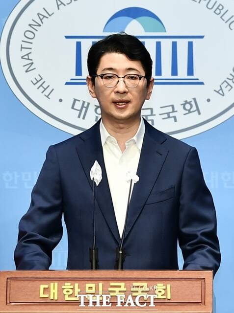 주진우 국민의힘 의원은 21일 김민석 국무총리 후보자의 인사청문회에 최소 증인 5명이 필요하지만 민주당이 한사코 막았다고 주장했다. 주 의원은 김 후보자가 출판기념회에서 현금 6억원을 챙겼다며 재산 의혹에 대해 해명해야 한다고 강조했다. /박헌우 기자