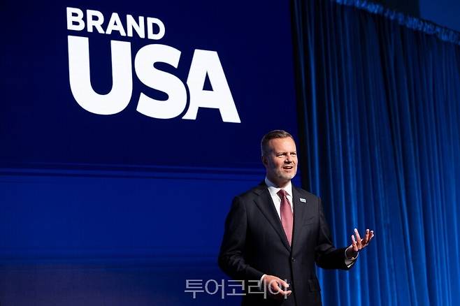 IPW 2025서 글로벌 관광 전략 및 신규 캠페인 발표하는 프레드 딕슨(Fred Dixon)청장/사진-미국관광청