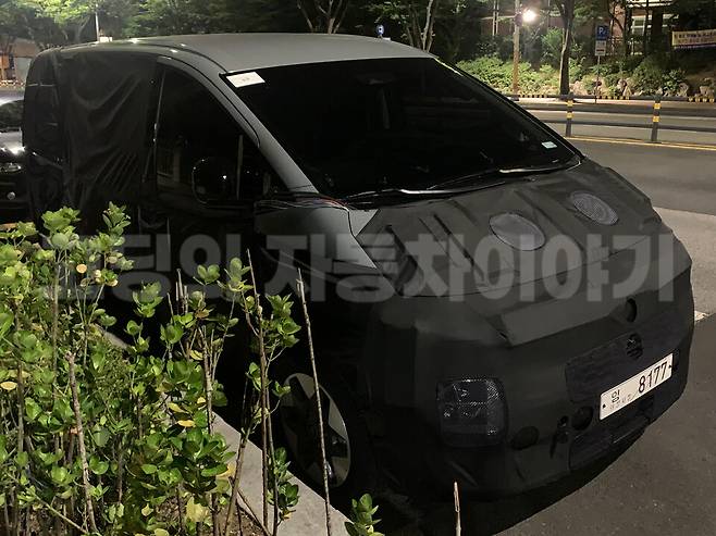 사진 : 현대차 스타리아 페이스리프트 테스트카 (출처=고딩의 자동차이야기)