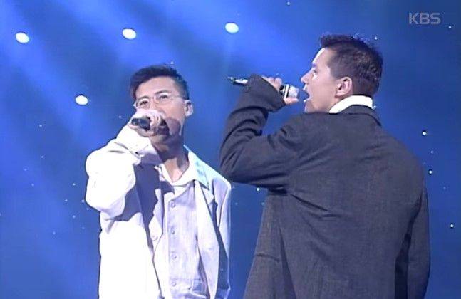 가요톱10에서 선보인 정규 2집 타이틀곡 '친구를 위해' 무대 ⓒKBS