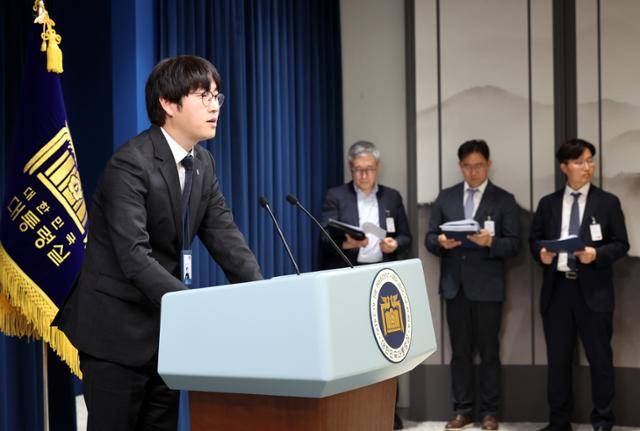 하정우 대통령실 인공지능(AI)미래기획수석이 지난 19일 서울 용산 대통령실에서 브리핑을 하고 있다. 왕태석 선임기자