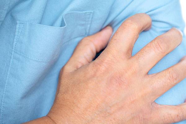 팔다리가 마비되거나 힘이 빠지는 등의 증상이 나타났다면 뇌졸중 신호일 수 있다./사진=클립아트코리아