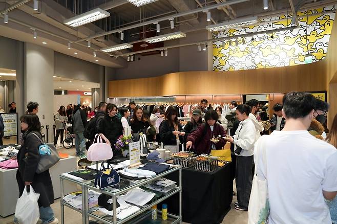 마크곤잘레스 대만 매장을 찾은 방문객들. 더네이쳐홀딩스 제공