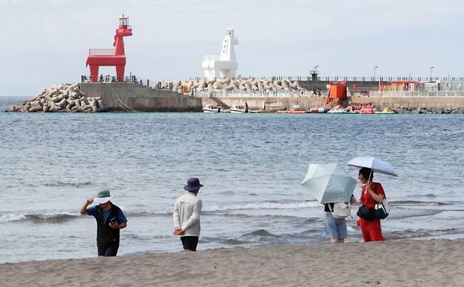 일요일인 22일은 전국에 내리던 비가 대부분 그치는 가운데, 낮 기온이 30도 내외로 올라 후덥지근하겠다. 사진은 기사의 이해를 돕기 위한 자료 사진. /사진=뉴시스