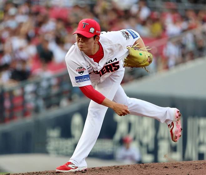 ▲ 성영탁은 지난 5월 20일 1군 데뷔전 이후 12경기에서 단 1점도 허용하지 않았다 ⓒ연합뉴스