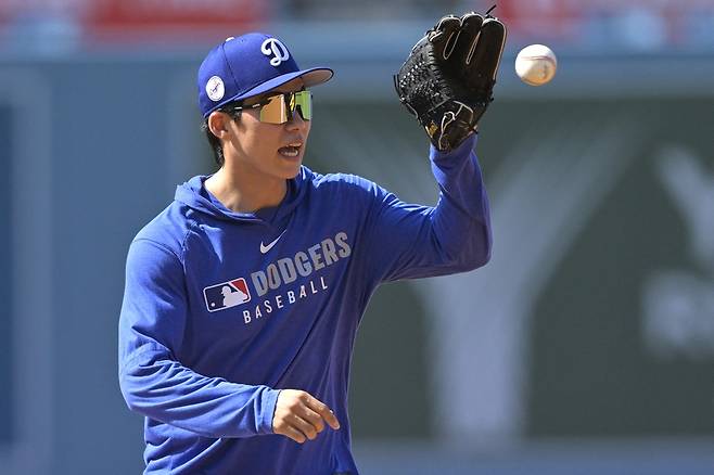 LA 다저스 김혜성이 지난 20일 미국 메이저리그 샌디에이고 파드리스와의 경기를 앞두고 훈련에 임하고 있다. REUTERS 연합뉴스