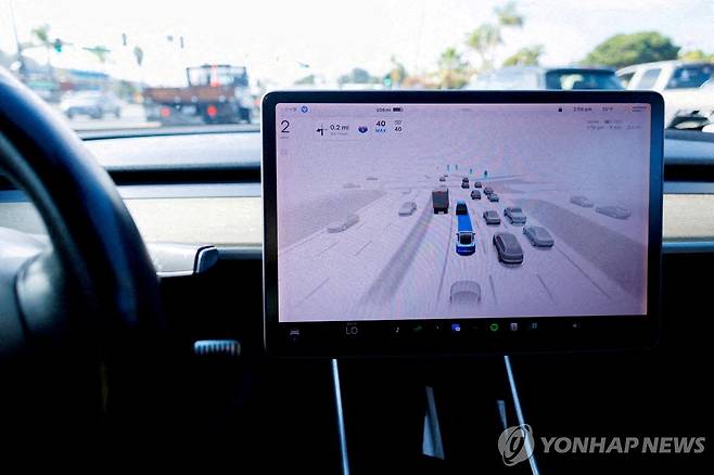 FSD로 주행되는 테슬라 모델3 차량 [로이터 연합뉴스 자료사진. 재판매 및 DB 금지]