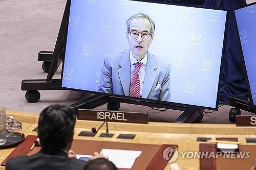 안보리 브리핑하는 라파엘 그로시 IAEA 사무총장 [뉴욕 EPA=연합뉴스. 재판매 및 DB 금지]