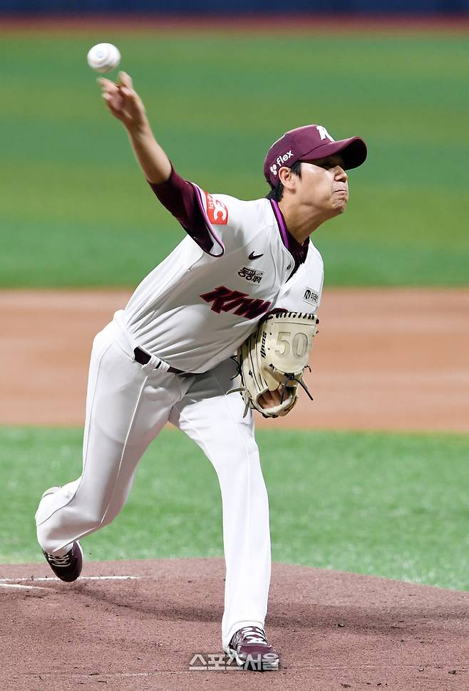키움 하영민이 투구에 임하고 있다. 고척 | 박진업 기자 upandup@sportsseoul.com