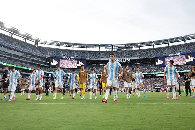 메트라이프 스타디움(뉴저지, 미국)/ 2025 피파 클럽월드컵/ 2차전/ 플루미넨시FC vs 울산HDFC/ 울산 김영권, 단체/ 선수단 인사/ 사진 김정수