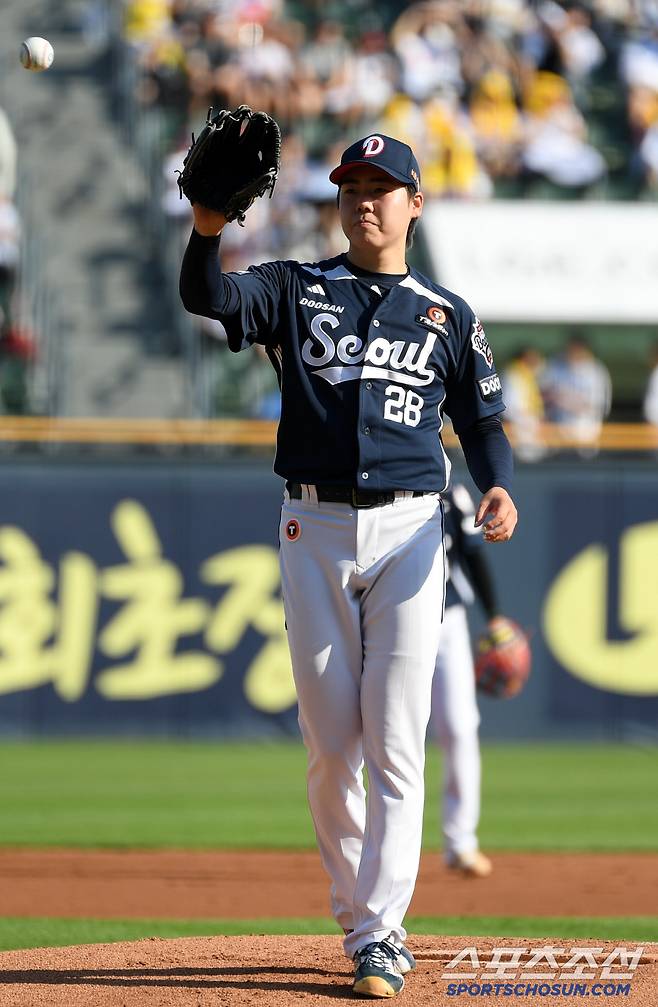22일 잠실구장에서 열린 LG 트윈스와 두산 베어스의 경기. 두산 최승용이 역투하고 있다. 잠실=박재만 기자 pjm@sportschosun.com/2025.06.22/
