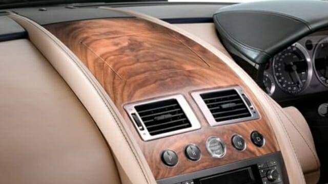원목 PC 케이스 패널로는 호두나무가 주로 쓰인다. (사진=Aston Martin)