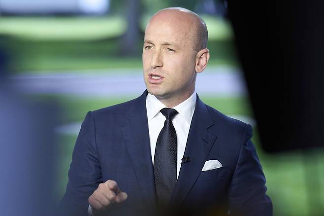 5월 백악관에서 기자회견을 하는 밀러. 워싱턴=AP 뉴시스