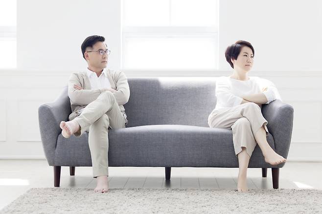 갈등이 없는 부부는 없다. 다만 이 갈등을 어떻게 ‘잘’ 싸워서 다루느냐의 문제다. 과학적 연구로 밝혀진 행복한 부부의 갈등 관리법을 알아보자. 게티이미지