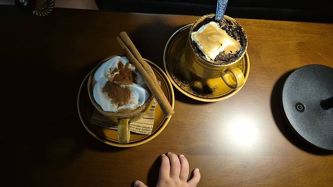 20250620_142030.jpg 온 가족 카페 다녀왔어요.