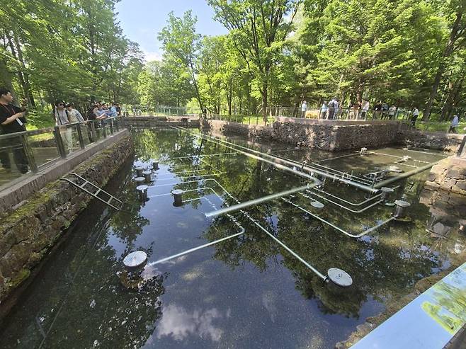 지난 16일 농심이 중국 백산수 공장 가동 10주년을 맞아 언론에 공개한 백산수 수원지인 '내두천'의 모습. 내두천은 백두산 청정원시림 보호구역(2100㎢) 내에 위치해 있다. 사진= 김서연기자