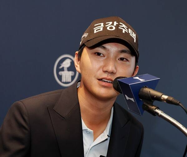 2025년 한국프로골프(KPGA) 투어 제68회 KPGA 선수권대회 우승을 차지한 옥태훈 프로가 공식 우승 인터뷰 하는 모습이다. 사진제공=KPGA