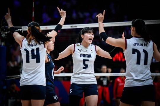 득점 후 기뻐하는 이주아(중앙 5번). 사진[연합뉴스]