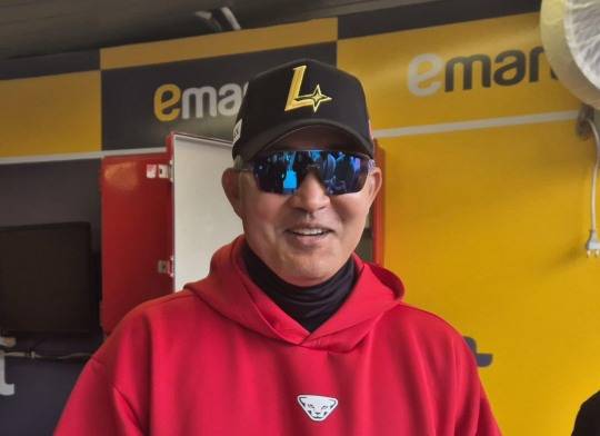 인터뷰하는 이숭용 SSG 랜더스 감독. 사진[연합뉴스]